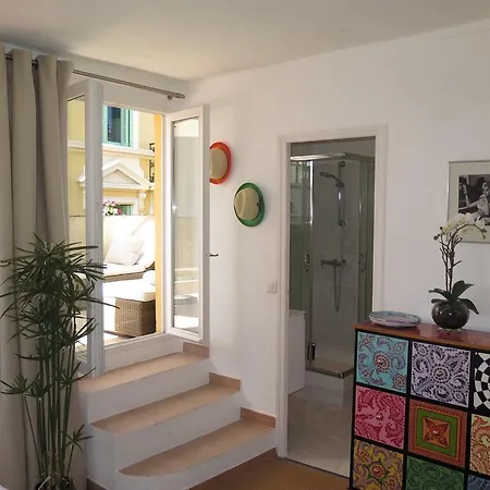 Appartamento à 100 Mètres Du Palais Et Des Plages